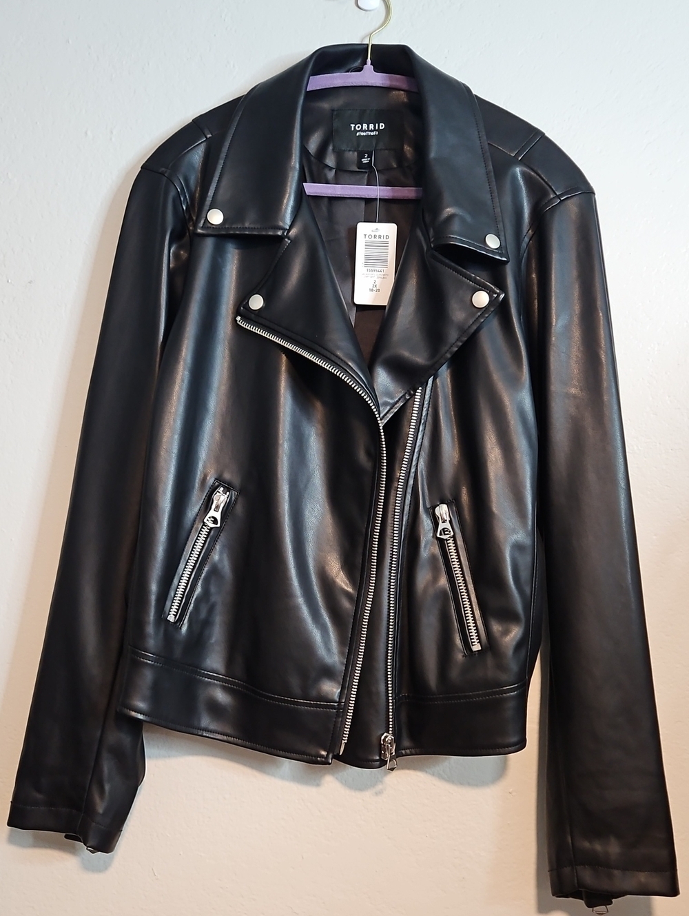 Torrid Satin Lined Black Faux Leather Asymmetric Zipper Moto Jacket Size 2X NWT - Picture 14 of 16
